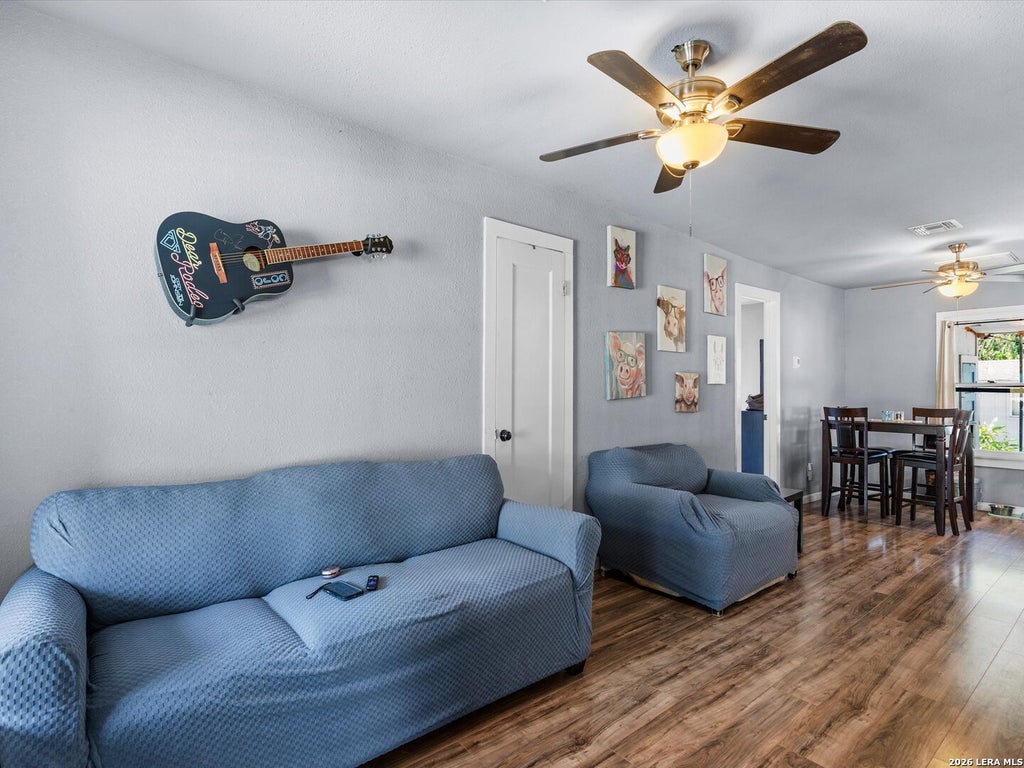 Photo of 705 E MOUNTAIN ST, Seguin, TX 78155 (MLS # 2020269)