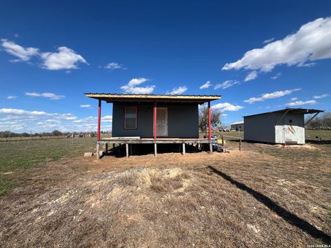 2074 County Road 306 Floresville TX 78114