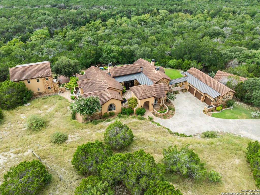 Photo of 103 Castle Rock, Boerne, TX 78006 (MLS # 1891939)