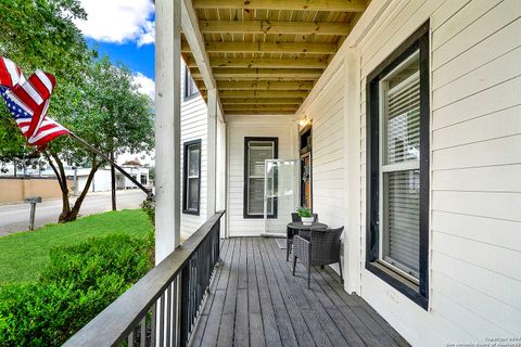 A home in Floresville