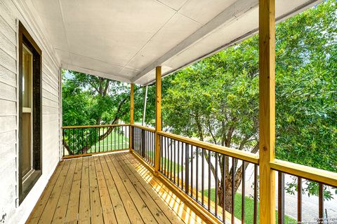 A home in Floresville