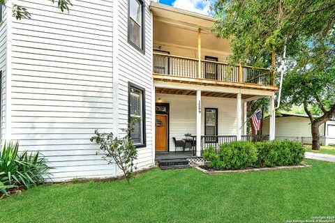 A home in Floresville