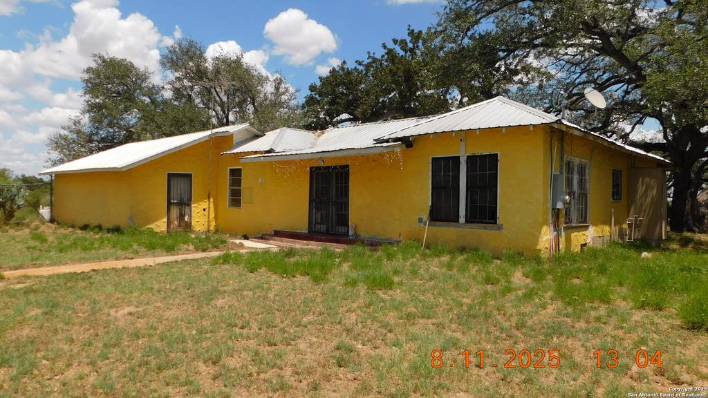Photo of 11620 state highway 16, Poteet, TX 78065 (MLS # 1892796)