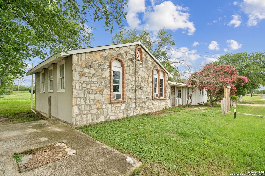 Photo of 897 Zig Zag, Devine, TX 78016 (MLS # 1886530)