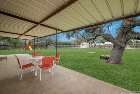 A home in Hondo