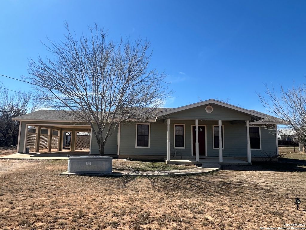 Photo of 208 S Jamison, Devine, TX 78016 (MLS # 1847266)