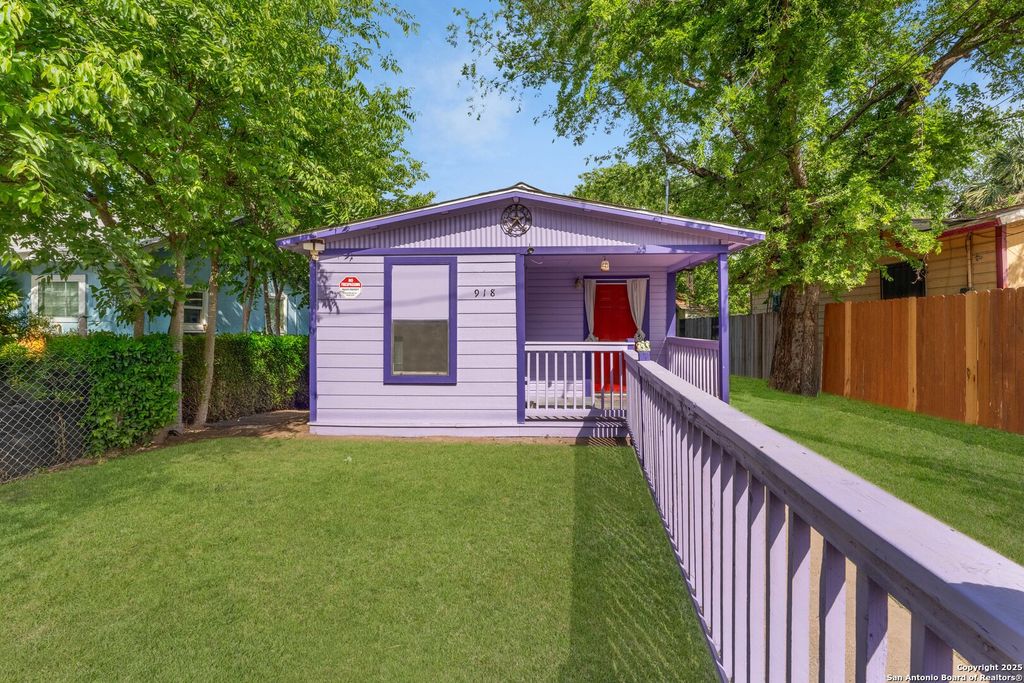 Photo of 918 S Hamilton Ave, San Antonio, TX 78207 (MLS # 1862193)