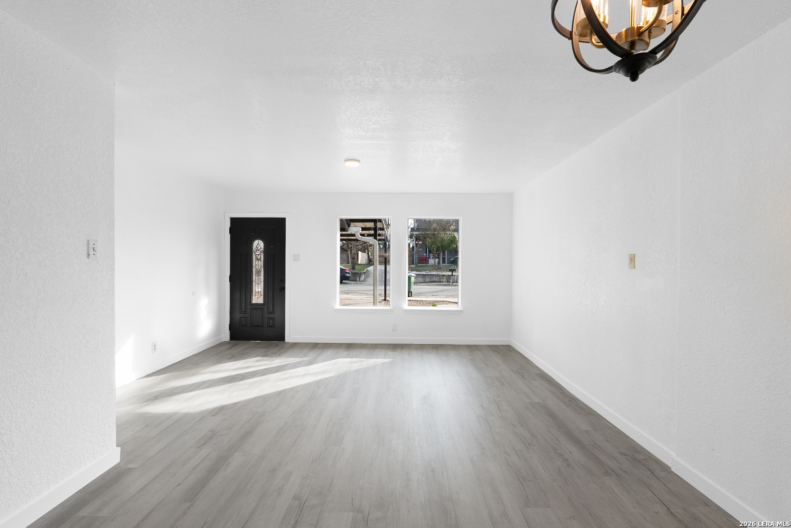 2227 HICKS AVE - Photo 4
