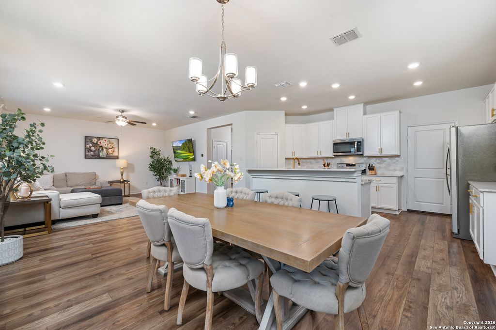 Photo of 8049 San Mirienda, Boerne, TX 78015 (MLS # 1931068)