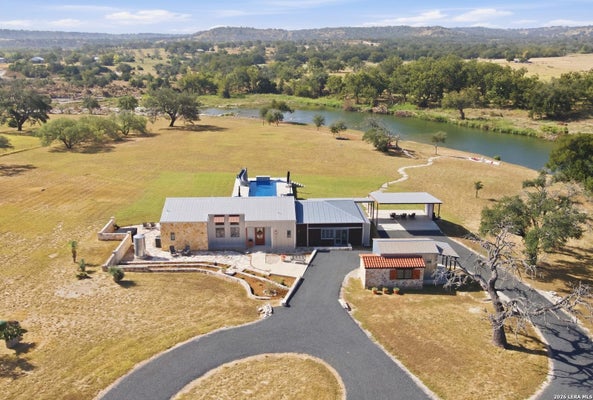 4273 MORRIS RANCH RD, FREDERICKSBURG, TX 78624 - Image 0573f0ba17ac2e1c018d193fd2e11dd2/2065732074