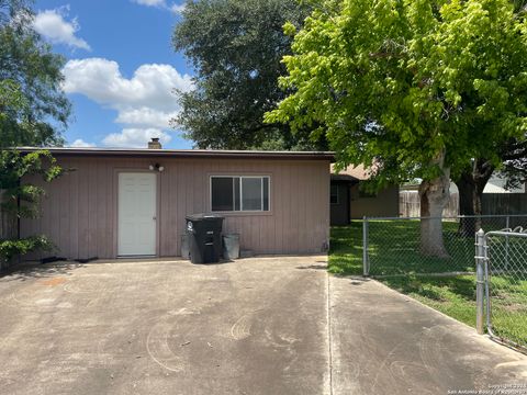 A home in Hondo