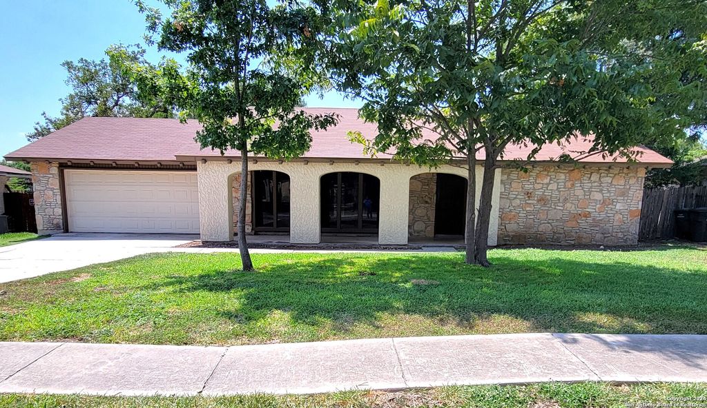 Photo of 13711 Briarmeadow St, San Antonio, TX 78217 (MLS # 1938787)