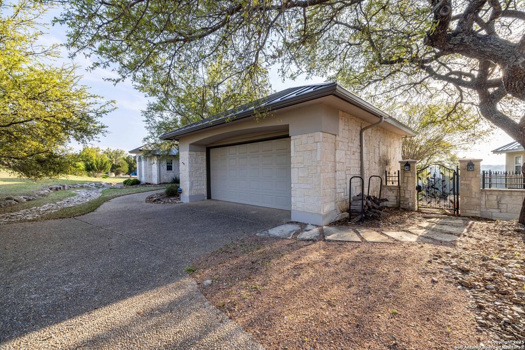 Photo of 302 PARADISE POINT DR, Boerne, TX 78006 (MLS # 1912681)