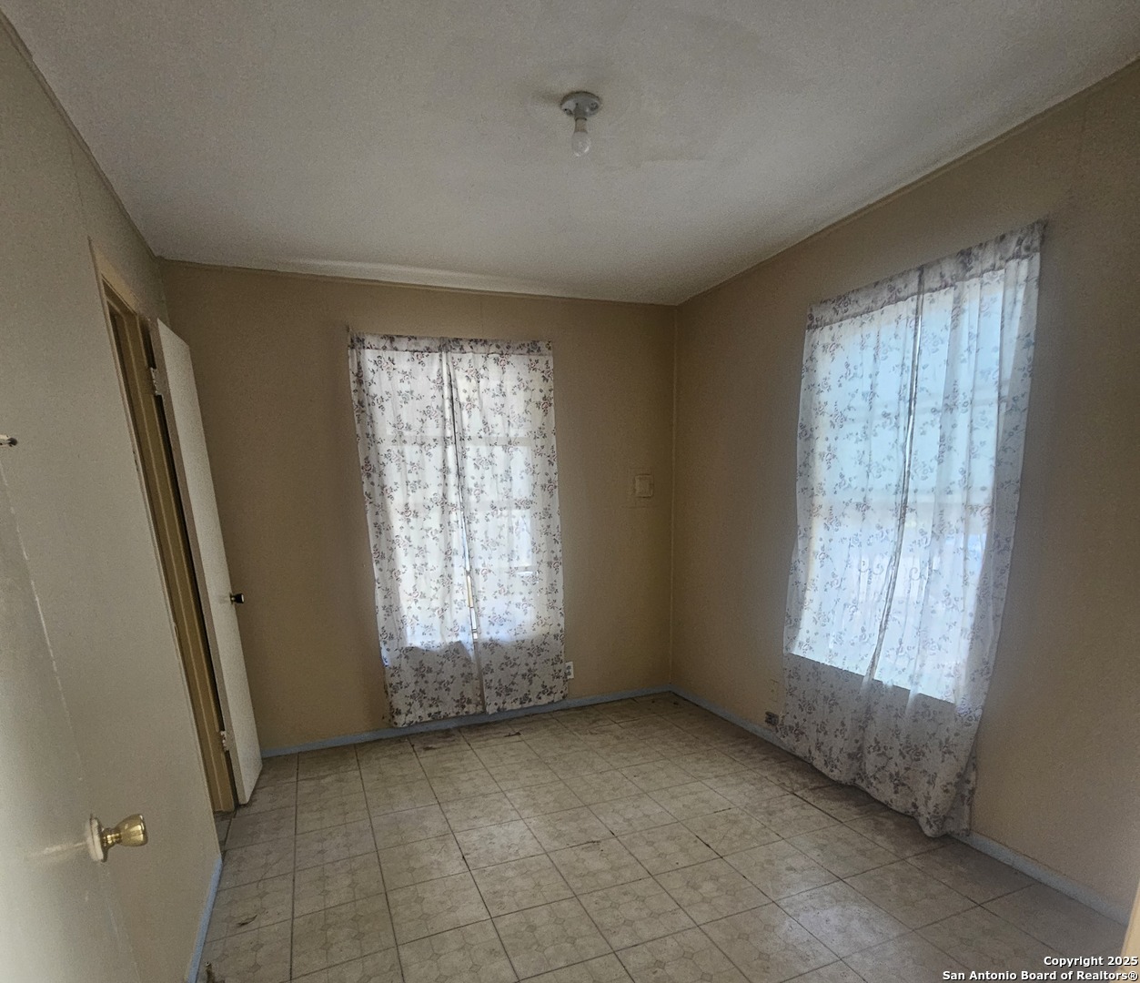 215 Monclova