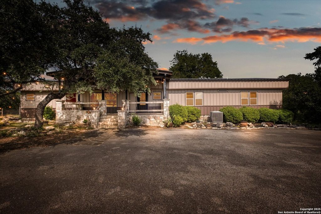 Photo of 550 Caliche, Bulverde, TX 78163 (MLS # 1910269)