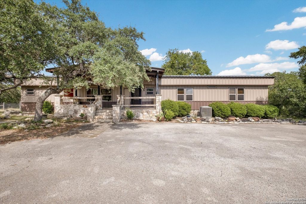 Photo of 550 Caliche, Bulverde, TX 78163 (MLS # 1910269)