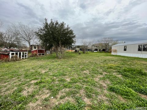 A home in Floresville