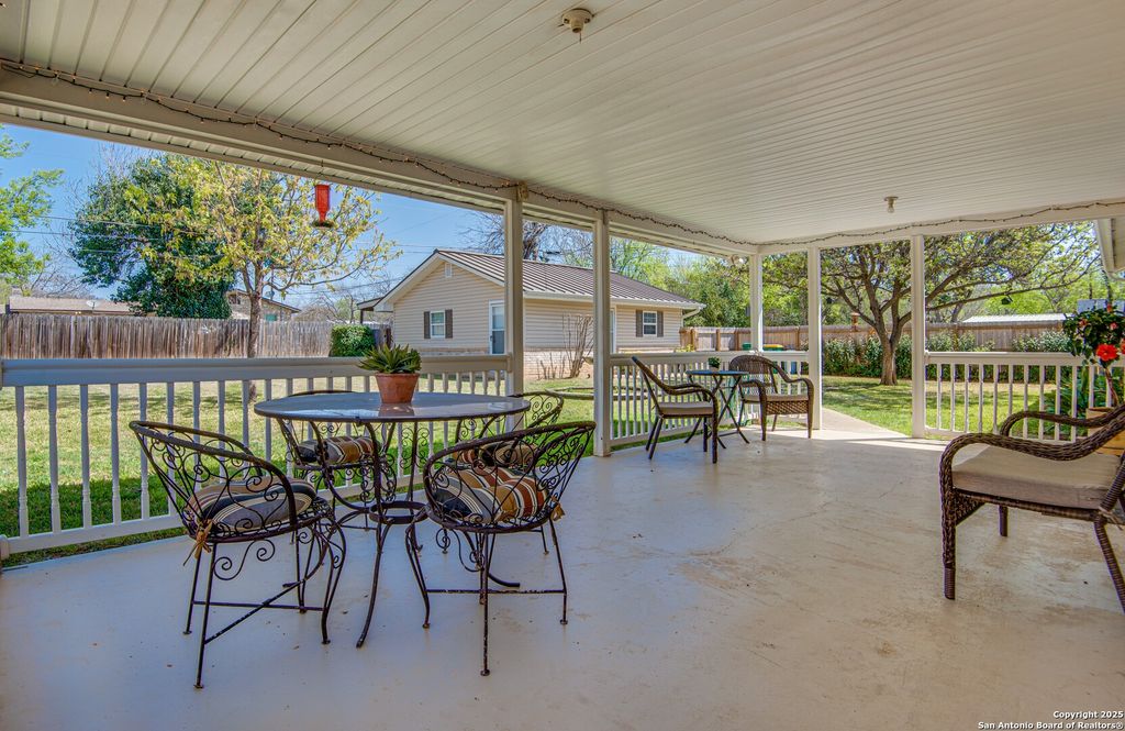 Photo of 112 Shadywood, Boerne, TX 78006 (MLS # 1856570)