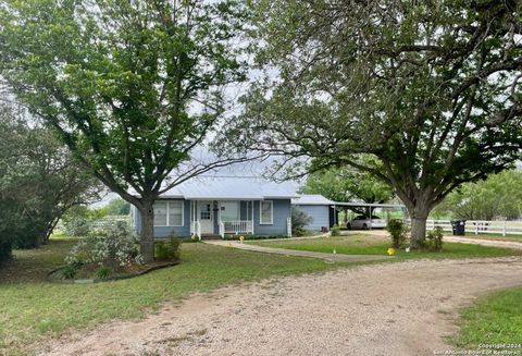 A home in Hondo