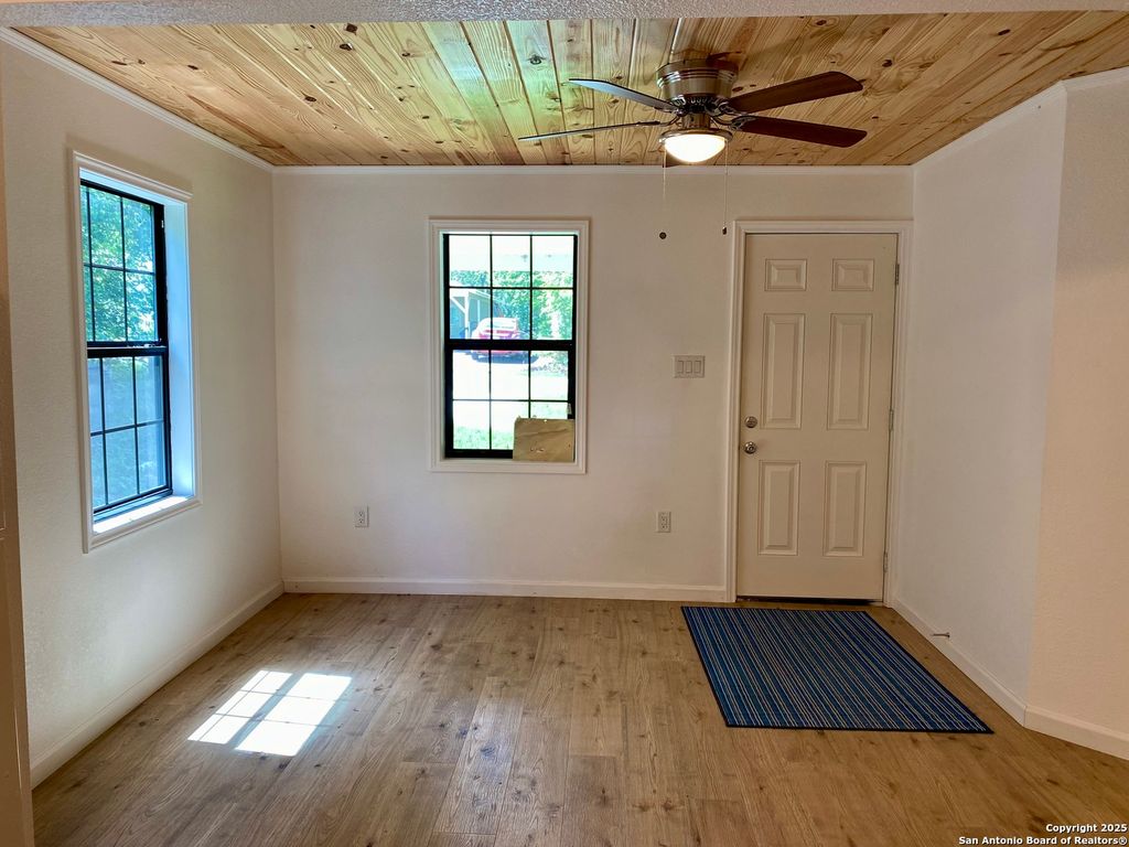 Photo of 202 Cottage, Seguin, TX 78155 (MLS # 1878848)