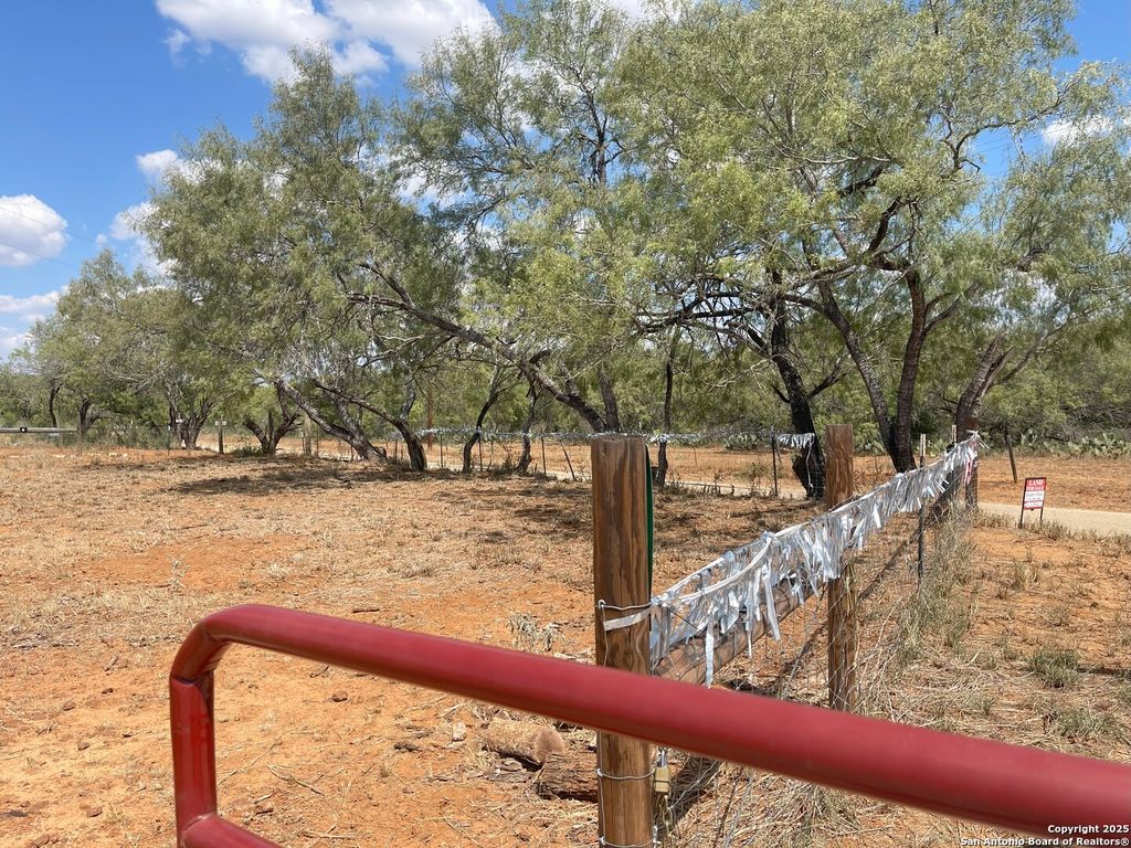 Photo of 659 County Road 106, Floresville, TX 78114 (MLS # 1907567)