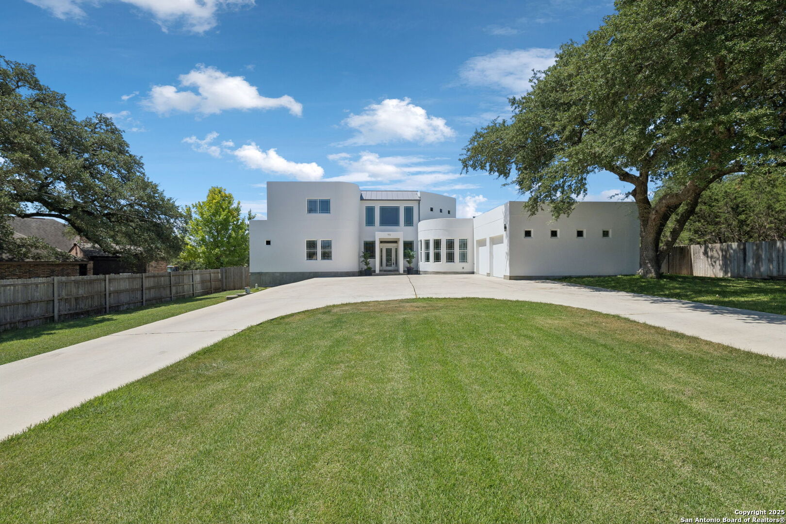 910 Silent Hollow