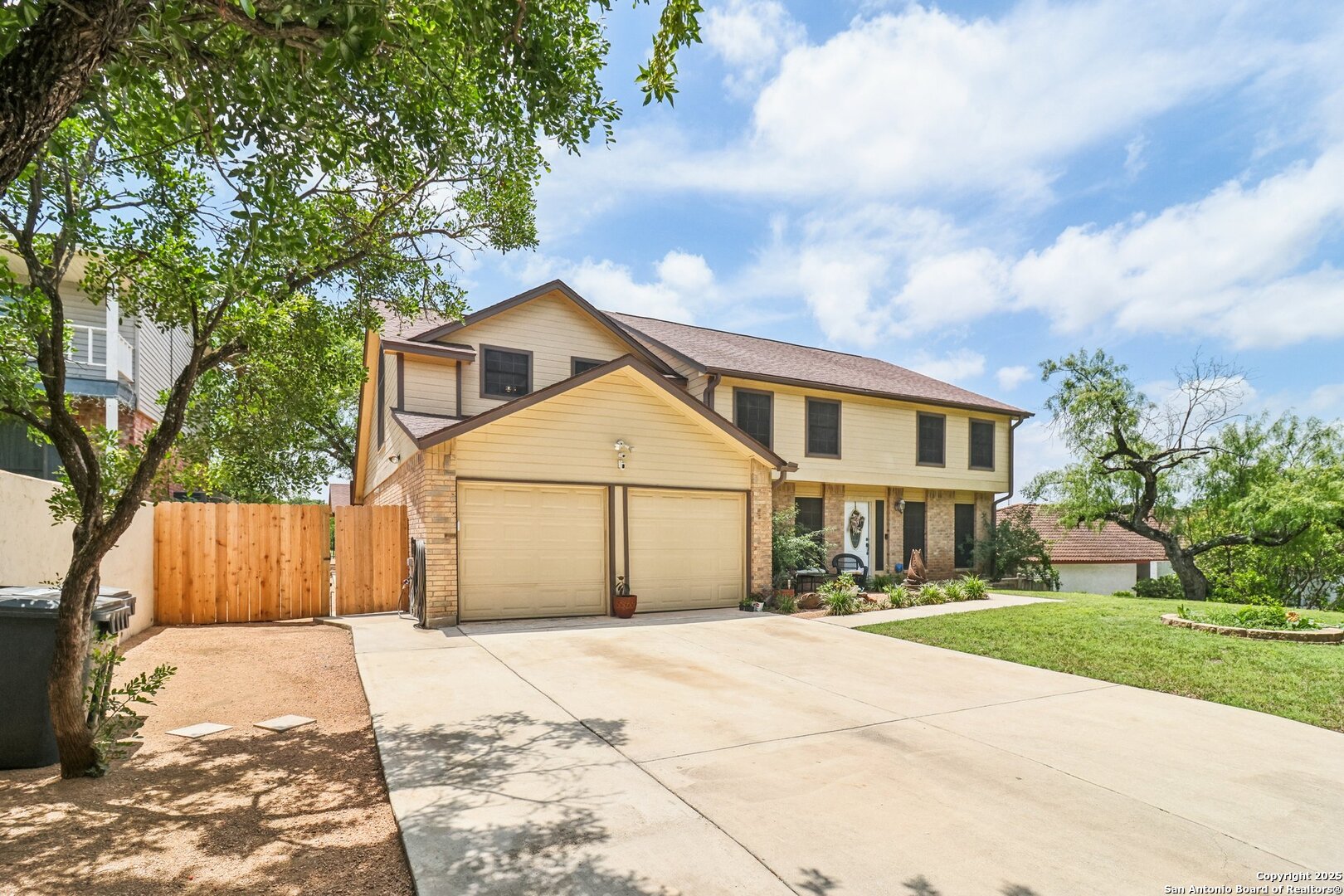 3330 Wimbledon Dr