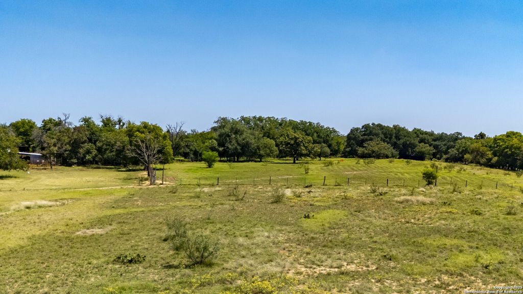 Photo of 485 Ranch Road 1631, Fredericksburg, TX 78624 (MLS # 1908036)