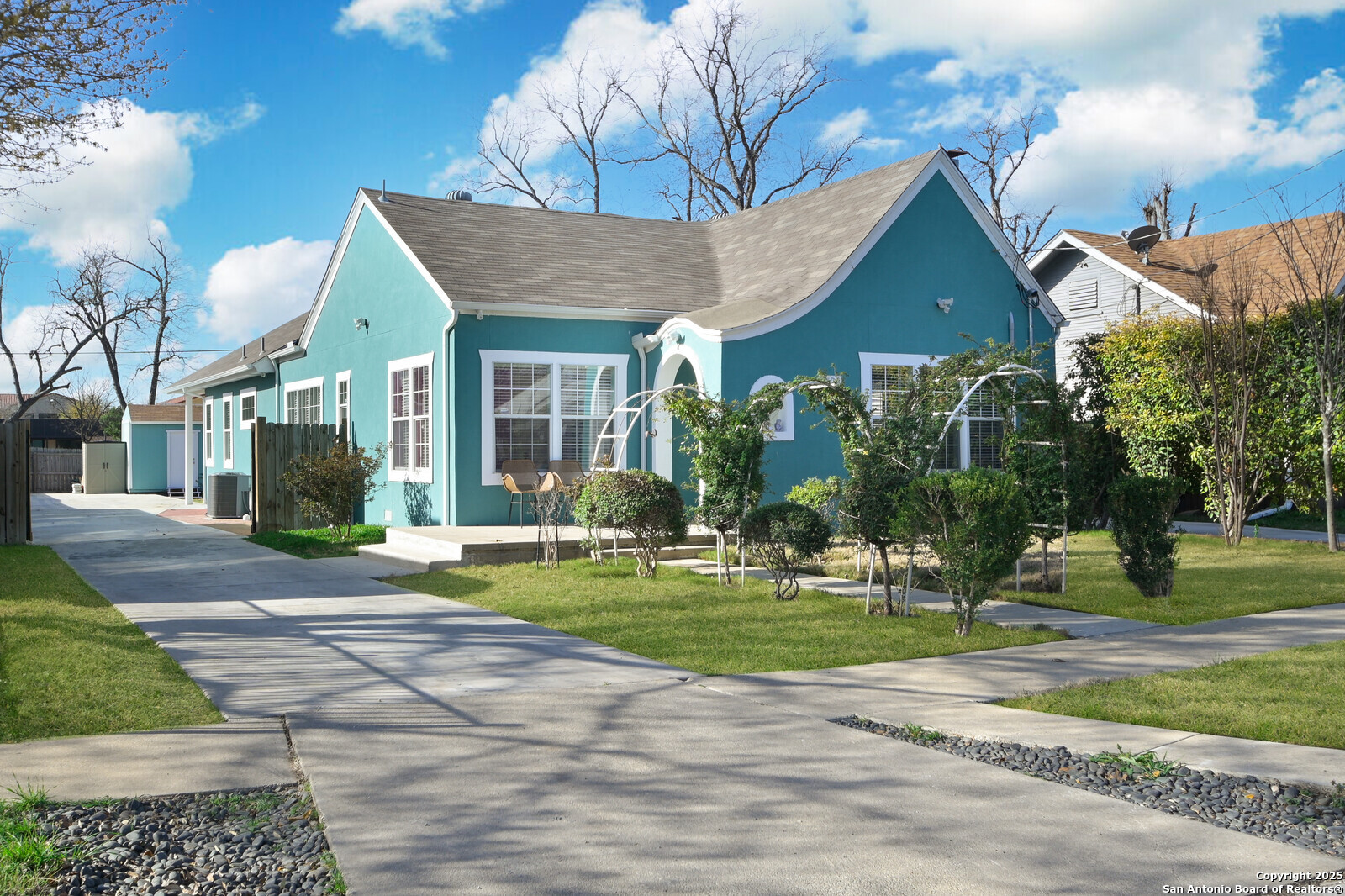 1726 W Mulberry