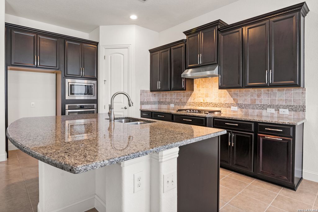 Photo of 221 ASPEN DR, Boerne, TX 78006 (MLS # 1958652)