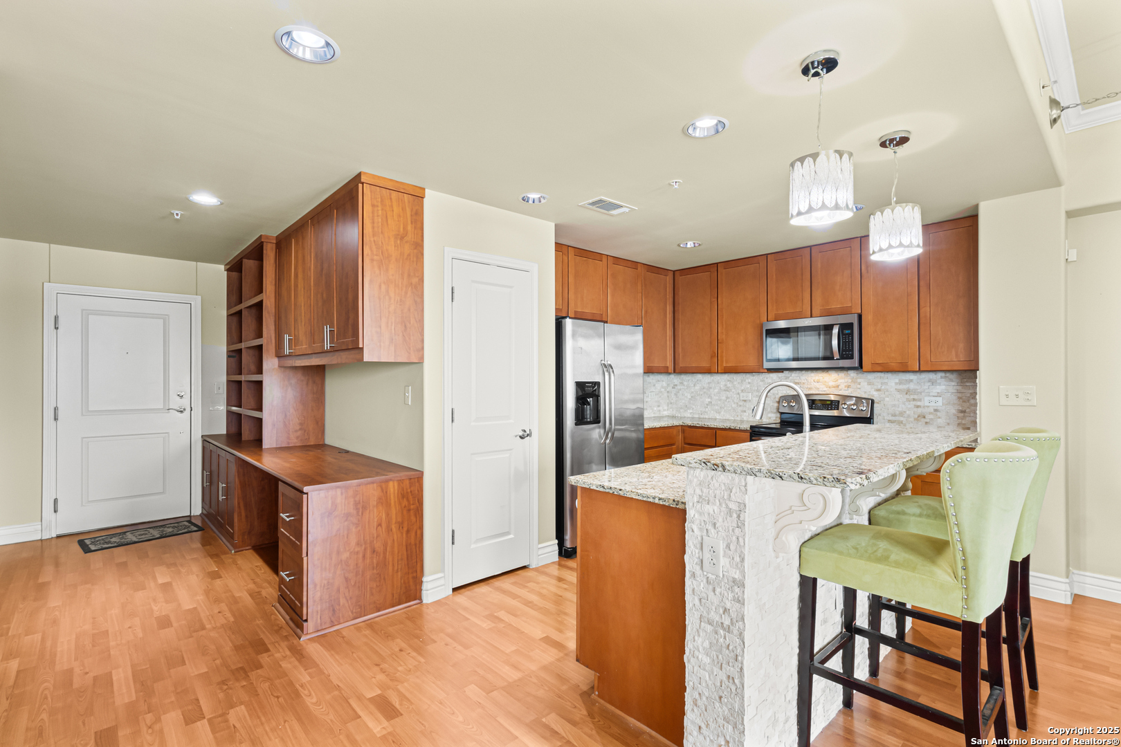 215 N Center St. 1005