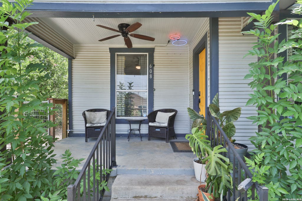 Photo of 608 KENTUCKY AVE, San Antonio, TX 78201 (MLS # 2006895)
