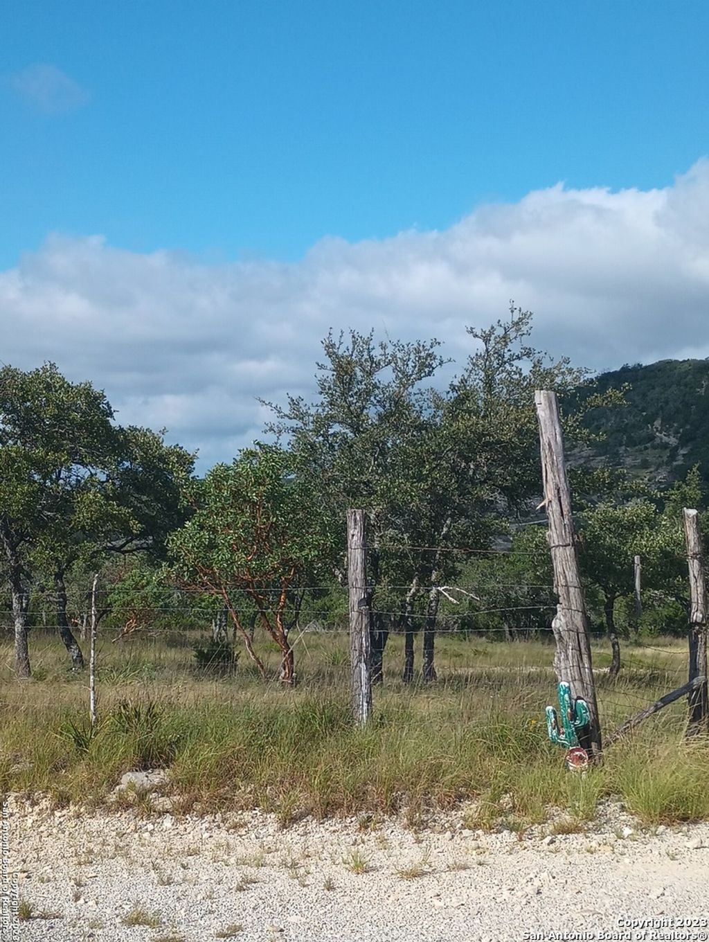 Photo of 761 W Bear Springs Rd, Pipe Creek, TX 78063 (MLS # 1699944)