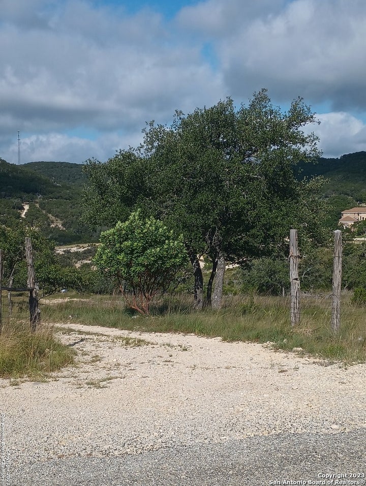 Photo 1 of 12 — 761 W Bear Springs Rd, Pipe Creek, TX 78063