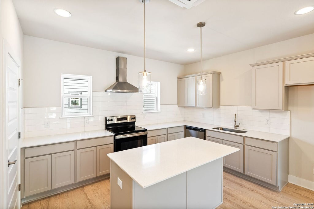 Photo of 419 Ira Avenue 1101 #1101, San Antonio, TX 78209 (MLS # 1875883)