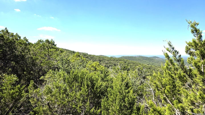 Photo 1 of 10 — 323 TIMBER RIDGE RD, Pipe Creek, TX 78063