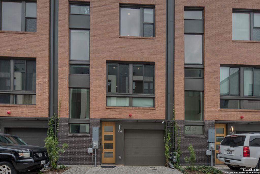 Photo of 318 grayson 302 #302, San Antonio, TX 78212 (MLS # 1943915)