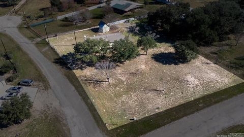 A home in Floresville