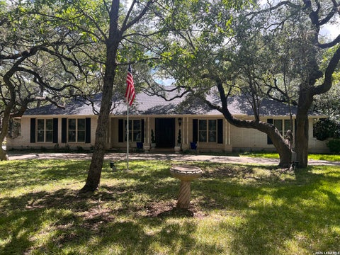 Photo of 106 Bikeway Ln, Shavano Park, TX 78231 (MLS # 2007865)