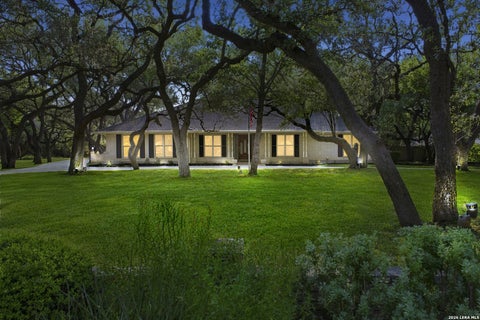 Photo of 106 Bikeway Ln, Shavano Park, TX 78231 (MLS # 2007865)
