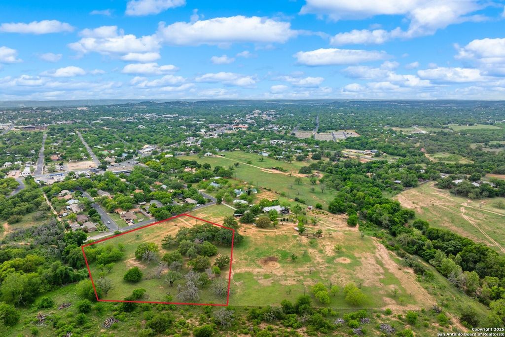 Photo of 1114 Meadowlark Driv, Fredericksburg, TX 78624 (MLS # 1928132)