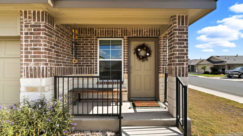 Photo of 150 Legendary Trail, Floresville, TX 78114 (MLS # 1916249)