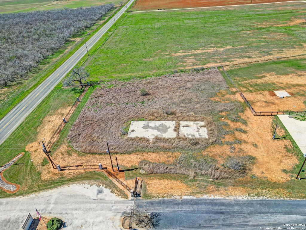 Photo of 101 Gentle Breeze, Floresville, TX 78114 (MLS # 1909207)