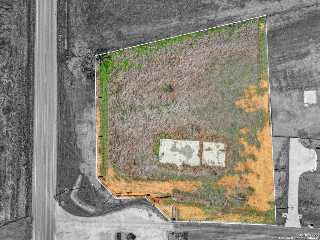 Photo of 101 Gentle Breeze, Floresville, TX 78114 (MLS # 1909207)