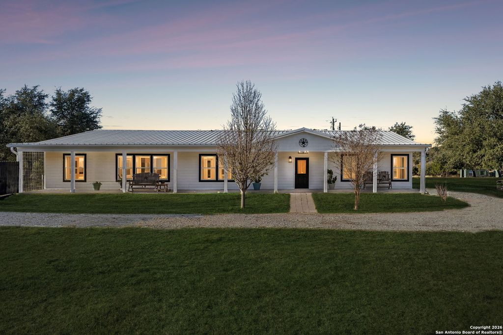 Photo of 11890 Ranch Road 965, Fredericksburg, TX 78624 (MLS # 1931247)