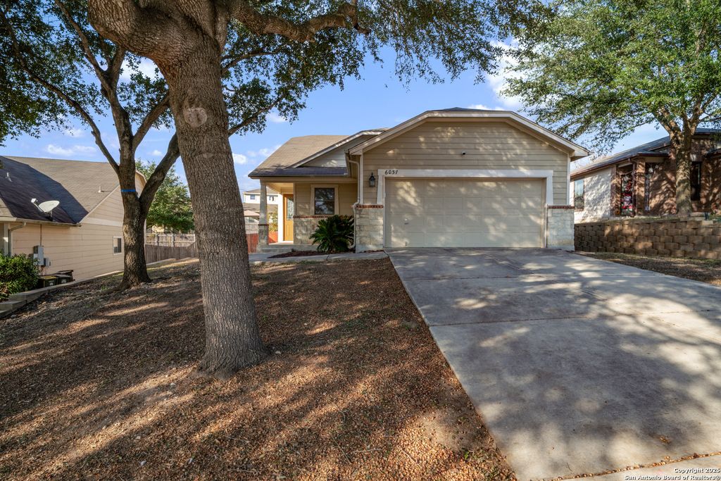 Photo of 6037 Scenic Links, Schertz, TX 78108 (MLS # 1944653)