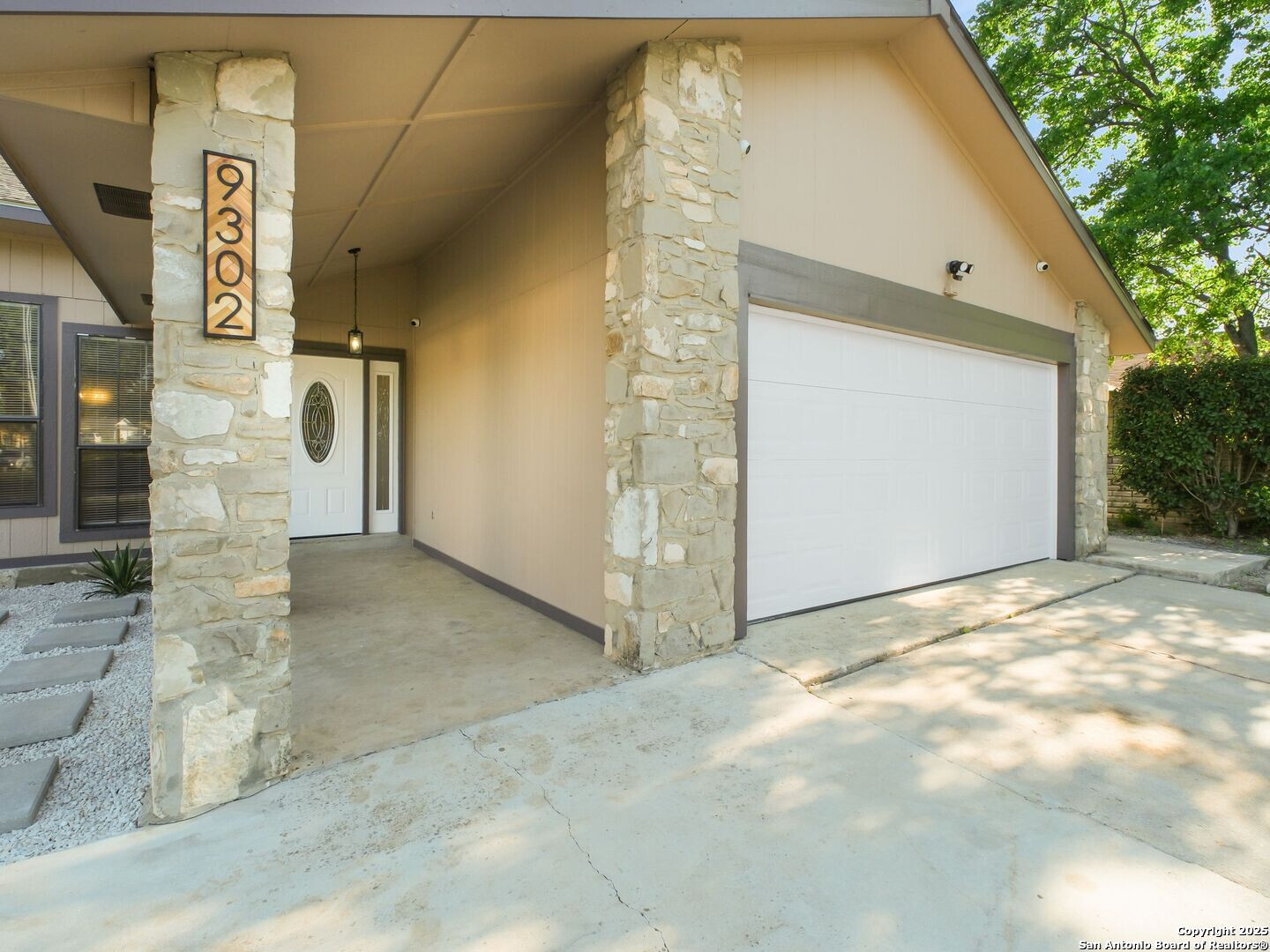 9302 Valley Dale