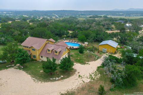 A home in Bandera