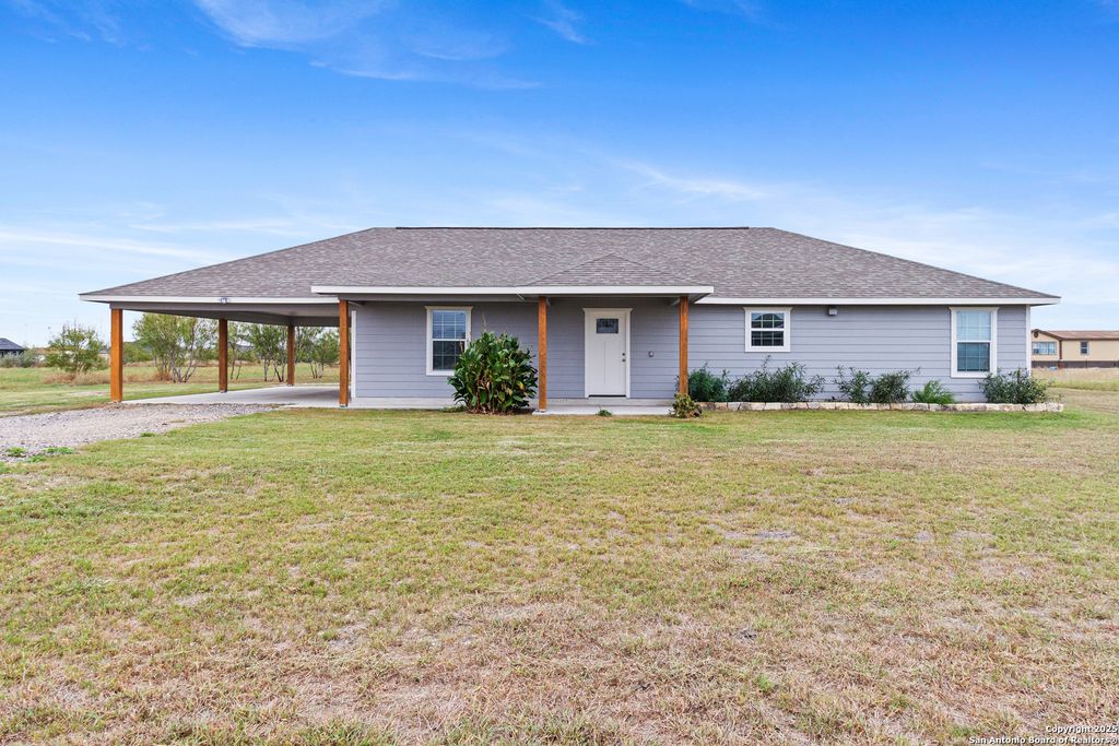 Photo of 1034 County Road 6710, Natalia, TX 78059 (MLS # 1926097)