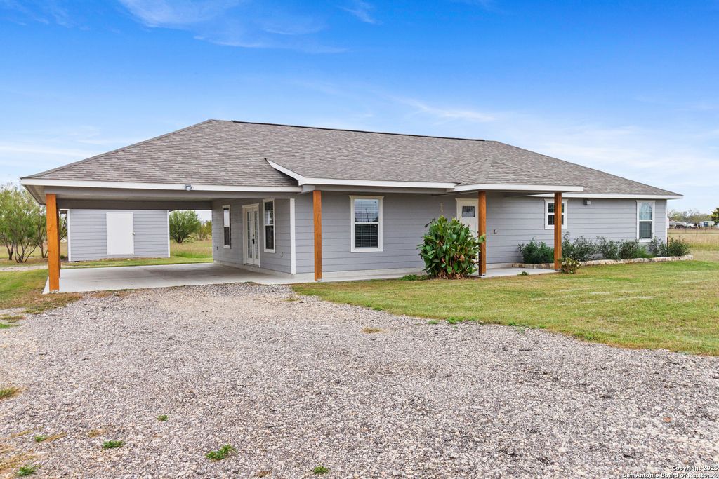Photo of 1034 County Road 6710, Natalia, TX 78059 (MLS # 1926097)